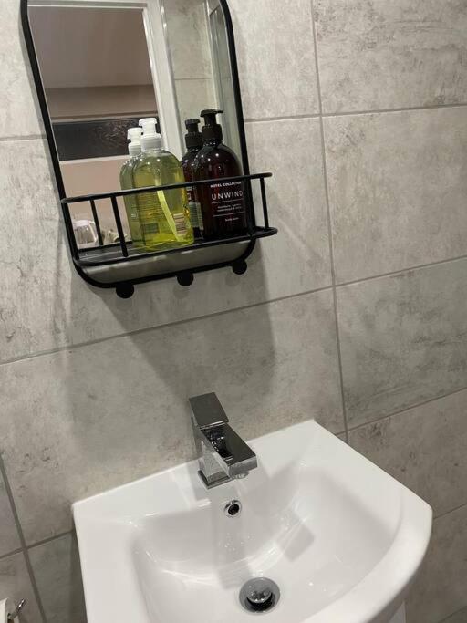 A Spacious Double Bed Studio Stoke-on-Trent Exterior photo